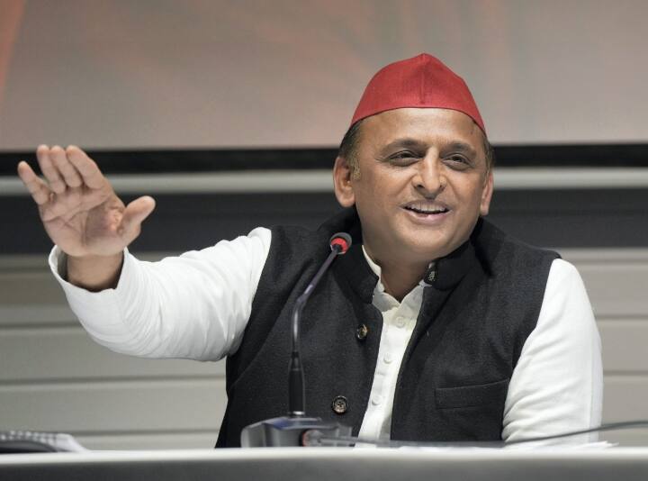 UP Politics: 'वन डिस्ट्रिक्ट, वन माफिया' पर अखिलेश यादव ने सीएम योगी को दिया करारा जवाब, जानें- क्या कहा? Akhilesh Yadav replied to Yogi Adityanath on one district, one mafia statement UP Politics: 'वन डिस्ट्रिक्ट, वन माफिया' पर अखिलेश यादव ने सीएम योगी को दिया करारा जवाब, जानें- क्या कहा?