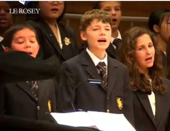 ਇਸ ਸਕੂਲ ਦੀ ਸਥਾਪਨਾ 1880 ਵਿੱਚ ਪਾਲ ਕਰਨਲ ਦੁਆਰਾ ਕੀਤੀ ਗਈ ਸੀ। ਇਹ ਦੋ ਕੈਂਪਸ ਵਾਲਾ ਇੱਕੋ ਇੱਕ ਬੋਰਡਿੰਗ ਸਕੂਲ ਹੈ, ਇਸ ਵਿੱਚ ਟੈਨਿਸ ਕੋਰਟ, ਸ਼ੂਟਿੰਗ ਰੇਂਜ, ਘੋੜਸਵਾਰੀ ਕੇਂਦਰ ਅਤੇ ਲਗਭਗ 4 ਬਿਲੀਅਨ ਦੀ ਲਾਗਤ ਨਾਲ ਬਣਾਇਆ ਗਿਆ ਇੱਕ ਸ਼ਾਨਦਾਰ ਸਮਾਰੋਹ ਹਾਲ ਹੈ।