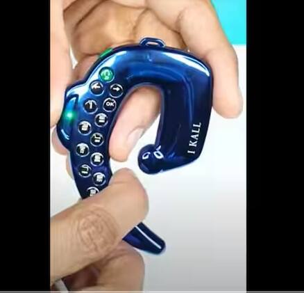 image 7I Kall k 91 ફોન એક એવો ફોન છે, જે તમને કાનમાં ફિટ થઇ જાય છે, આ ફોનમાં તમને 0.87 ઇંચની ડિસ્પ્લે મળે છે. ફોનને તમે ફ્લિપકાર્ટ પરથી 999 રૂપિયામાં ખરીદી શકો છો. આમાં તમને 500 એમએએચની બેટરી અને ડાયલપેડ મળે છે. (તસવીરો -YouTube)