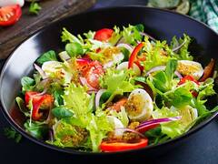 Mixed Salad: गर्मीयों में एक ही तरह के सलाद खाकर पक गए हैं, तो ट्राई कीजिए ये मिक्स सलाद