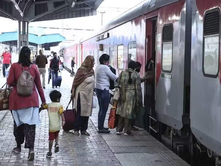 dr-mgr-ramachandran-railway-station-chennai-central-becomes-india-first-silent-railway-station Indian Railway: নীরব হবে কণ্ঠ ! এই স্টেশনে আর শোনা যাবে না  'যাত্রীগণ কৃপয়া ধ্যান দে'; কীভাবে চলবে কাজ ?