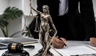 Strange Laws: ਇਹਨਾਂ ਮੁਲਕਾਂ ਵਿੱਚ ਹਨ ਅਜਿਹੇ ਅਜੀਬੋ ਗਰੀਬ ਕਾਨੂੰਨ, ਜਿਨ੍ਹਾਂ ਨੂੰ ਜਾਣ ਕੇ ਤੁਸੀਂ ਵੀ ਕਹੋਗੇ ਕੀ ਇਹ ਮਜ਼ਾਕ ਹੈ?