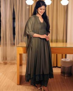 Megha Akash : ‘பூவே பூச்சூடவா..’ பாட்டியின் பிறந்தநாளை கொண்டாடிய மேகா ஆகாஷ்!