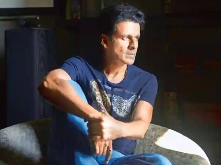 हा मनोज बाजपेयींचा घरातील आवडता कोपरा आहे. जिथे एक गोल खुर्ची ठेवली आहे. तो येथे अनेकदा फोटोशूट करताना दिसतो.