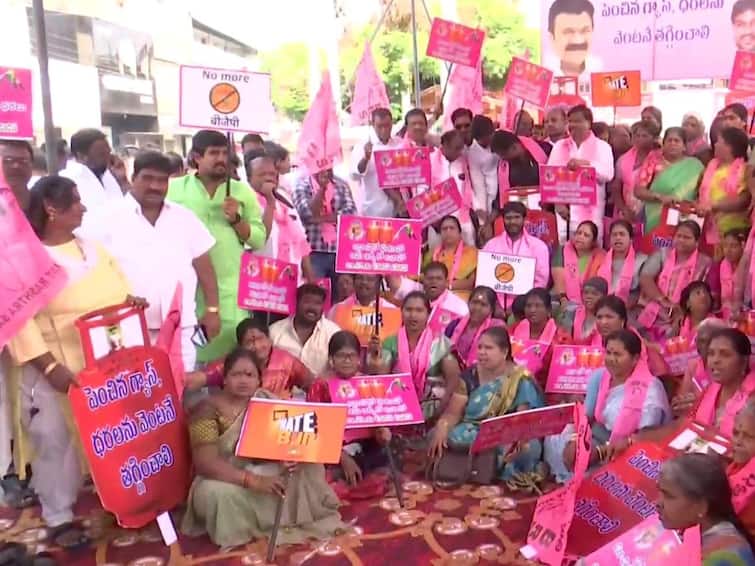 Telangana: BRS Stage Protest Against Hike In Price Of LPG Cyclinders Telangana: BRS Stage Protest Against Hike In Price Of LPG Cylinders