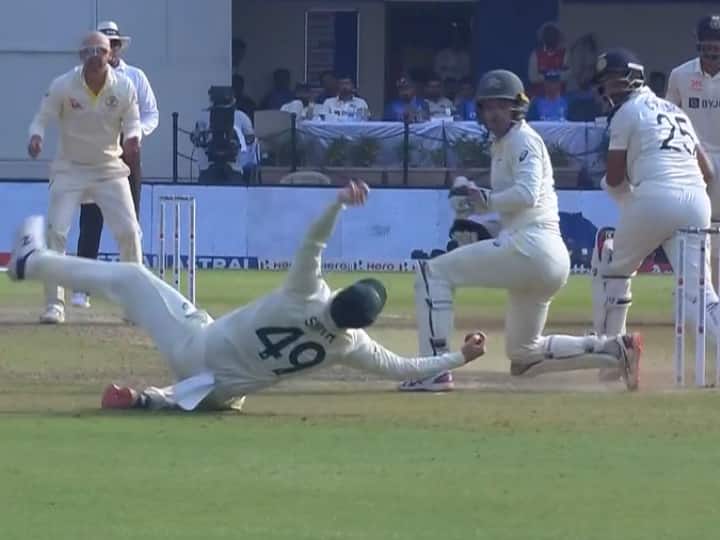 IND vs AUS Cheteshwar Pujara is OUT caught at leg slip by the Aussie captain steve smith Indore Test IND vs AUS: कप्तानी के साथ फील्डिंग में भी किया स्टीव स्मिथ ने प्रभावित, लेग स्लिप पर पकड़ा पुजारा का शानदार कैच