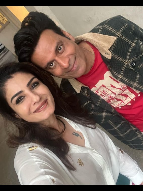 Raveena Tandon Poses With 'Shool' Co-Star Manoj Bajpayee
