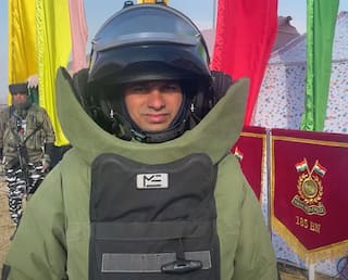 J&K News: कश्मीर घाटी में आतंकवाद विरोधी अभियान, हाईटेक हथियारों का उपयोग कर रही सीआरपीएफ