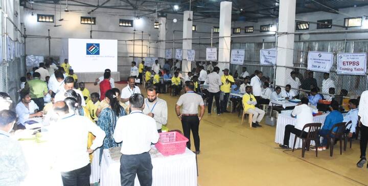 चिंचवड आणि कसब्यात मतमोजणीसाठी मोठा फौजफाटा तैनात करण्यात आला आहे.