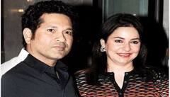 ਜਦੋਂ ਪਤਨੀ ਨਾਲ ਭੇਸ ਬਦਲ ਕੇ ਫ਼ਿਲਮ ਦੇਖਣ ਪਹੁੰਚਿਆ ਇਹ ਦਿੱਗਜ ਖਿਡਾਰੀ , ਪਰ ਫ਼ੈਨਜ ਦੇ ਪਛਾਣੇ ਜਾਣ ਤੋਂ ਬਾਅਦ ਅੱਧ ਵਿਚਾਲੇ ਛੱਡ ਦਿੱਤੀ ਫ਼ਿਲਮ