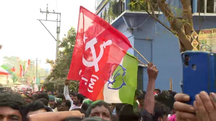 গণনা শুরু হতেই মুখের হাসি চওড়া হচ্ছিল কংগ্রেস ও বাম কর্মী-সমর্থকদের। সাত রাউন্ডের পর সেই হাসিই বদলে গেল উদযাপনের মেজাজে।