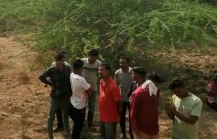 The bodies of a young man and a girl were found near Waghpura village Bharuch: ભરૂચમાં વીજ પોલ સાથે ગળેફાંસો લગાવી  યુવક અને યુવતીએ આત્મહત્યા કરી લેતા ચકચાર