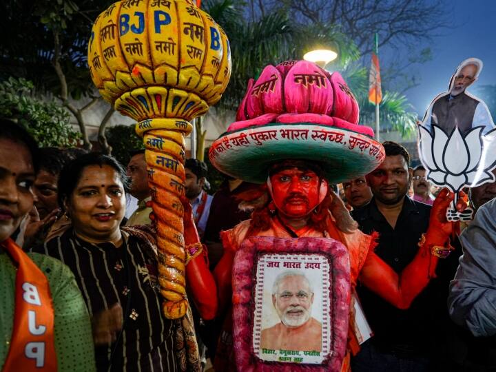 मोदी ने कहा कि उन्हें यह संतोष भी है कि पूर्वोत्तर के लोगों को यह अहसास हो रहा है कि अब उनकी उपेक्षा नहीं होती.(फोटो-PTI)