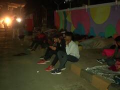 Mumbai News: पोलीस भरतीसाठी आलेल्या राज्यभरातील विद्यार्थ्यांचा मुंबई विद्यापीठाबाहेरच मुक्काम