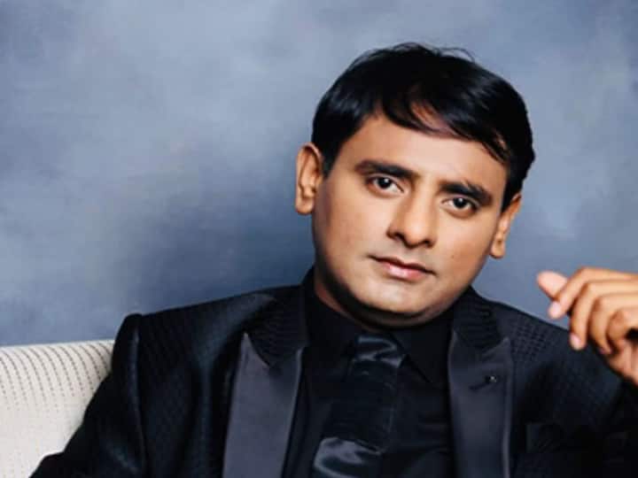 सागर कारंडे एक उत्कृष्ट अभिनेता आणि लेखक आहे.