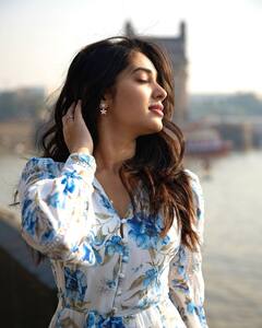 Krithi Shetty: ముంబై వీధుల్లో కృతి శెట్టి సందడి!