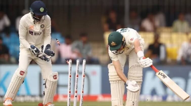 India vs Australia Indore Test: Indore pitch for third Australia-India Test criticised after 14 wickets fall on day India vs Australia Indore Test: ઇન્દોર પીચને લઇને વિવાદ, ટીમ ઇન્ડિયાના પૂર્વ કેપ્ટને ઉઠાવ્યા સવાલ, ICC પણ લઇ શકે છે એક્શન
