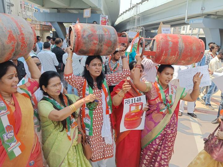 गॅस सिलिंडरच्या दरांत बुधवारी मोठी वाढ करण्यात आली आहे.