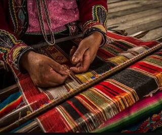 ਇਹ ਹੈ ਦੁਨੀਆ ਦਾ ਸਭ ਤੋਂ ਮਹਿੰਗਾ ਕੱਪੜਾ, ਇਸ ਤੋਂ ਬਣੀ ਜੁਰਾਬ ਦੀ ਕੀਮਤ 'ਚ ਆਵੇਗੀ ਕਾਰ