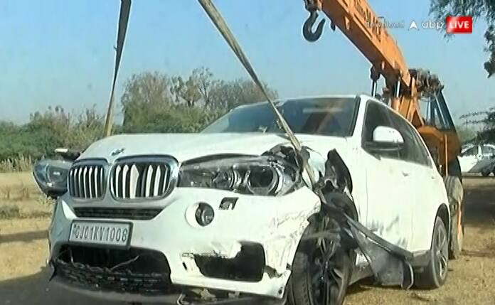 Ahmedabad: Hit and run incident in Ahmedabad couple injured Ahmedabad: BMW કાર ચાલકે રાહદરી કપલને લીધું અડફેટે, જાણો કારમાંથી શું મળ્યું ?