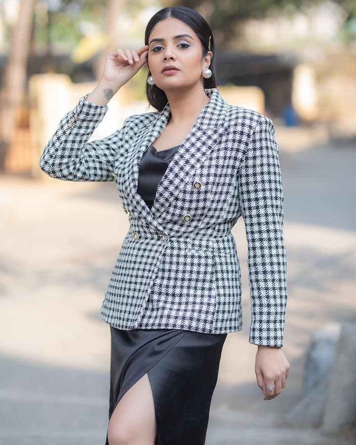 బుల్లితెర రాములమ్మ బ్యూటీఫుల్ పిక్స్. Image Credit: Sreemukhi/ Instagram