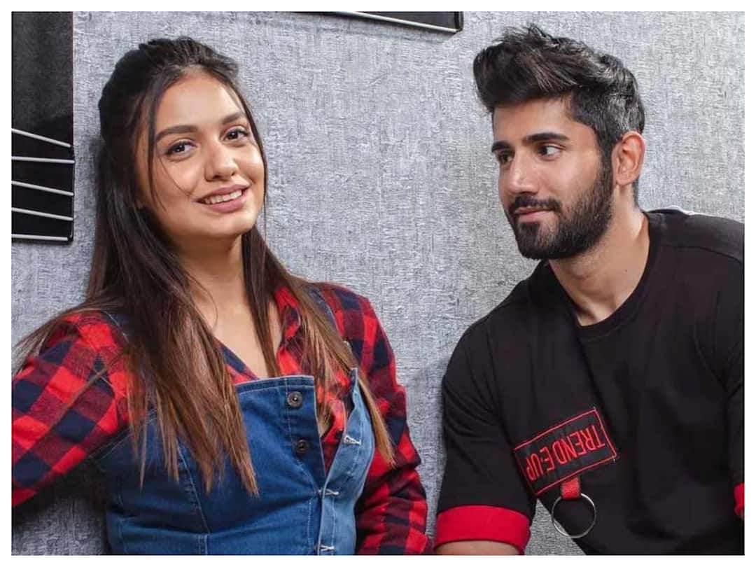 Divya Agarwal Reacts To Varun Sood's Cheating Comment: 'Show Dignity, I Am Engaged Now' Divya Agarwal Reacts To Varun Sood's Cheating Comment: 'Show Dignity, I Am Engaged Now'