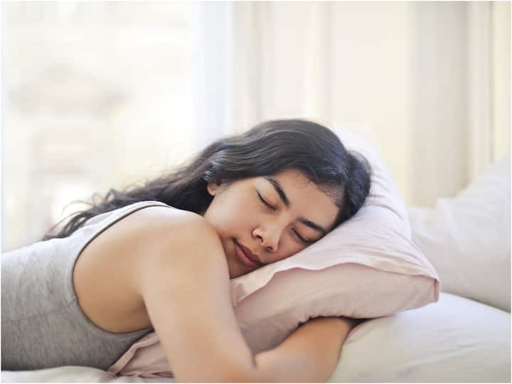 If Your Sleeping In This Position May Trigger Acne Problems Skin Care: అమ్మాయిలూ మీరు ఇలా నిద్రపోతే మొటిమలు రావడం ఖాయం