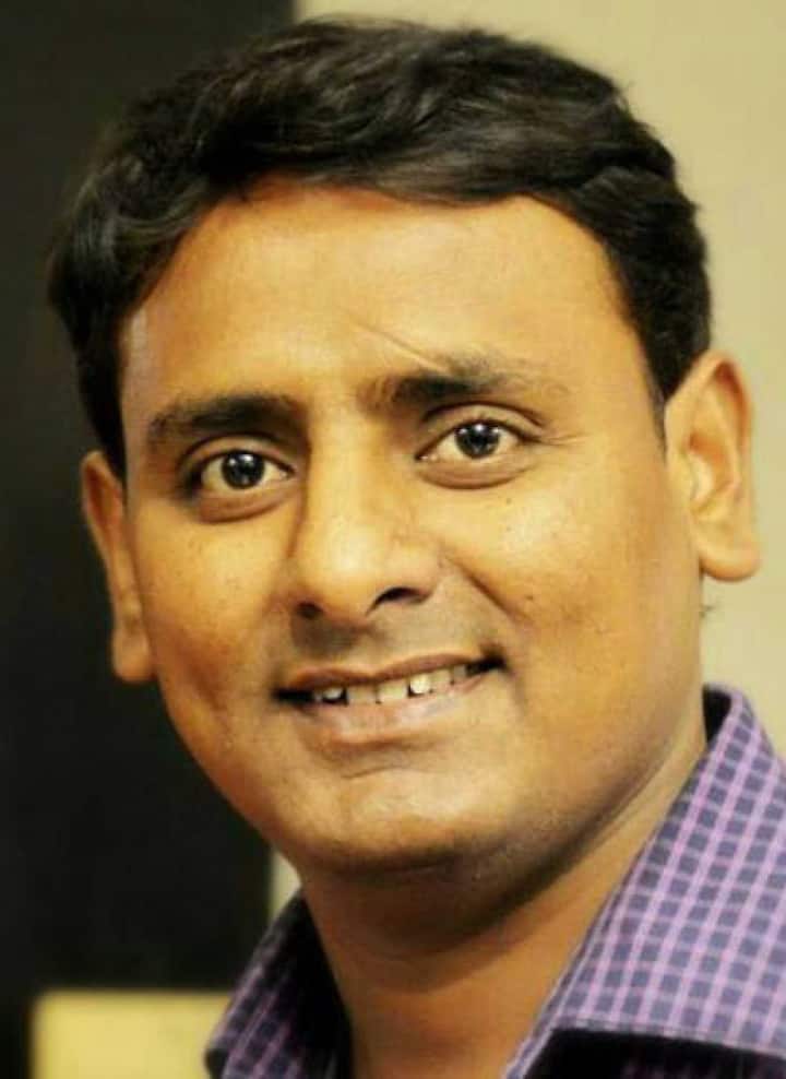 अरविंद जगताप यांनी लिहिलेली पत्रे सागर कारंडेने आपल्या भावनिक शैलीत सादर केले आहेत.