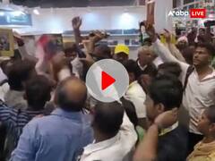 Watch: दिल्ली पुस्तक मेले में उठा धर्म परिवर्तन का मामला, लोगों ने किया हंगामा, धार्मिक किताब फाड़ने का आरोप