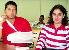 ਜਦੋਂ ਪਤਨੀ ਨਾਲ ਭੇਸ ਬਦਲ ਕੇ ਫ਼ਿਲਮ ਦੇਖਣ ਪਹੁੰਚਿਆ ਇਹ ਦਿੱਗਜ ਖਿਡਾਰੀ , ਪਰ ਫ਼ੈਨਜ ਦੇ ਪਛਾਣੇ ਜਾਣ ਤੋਂ ਬਾਅਦ ਅੱਧ ਵਿਚਾਲੇ ਛੱਡ ਦਿੱਤੀ ਫ਼ਿਲਮ