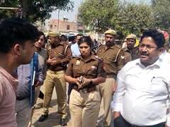 'जल्द हटवालो, नहीं तो खानदान को जेल भिजवा दूंगा', अतिक्रमण को लेकर DM ने दुकानदार को हड़काया