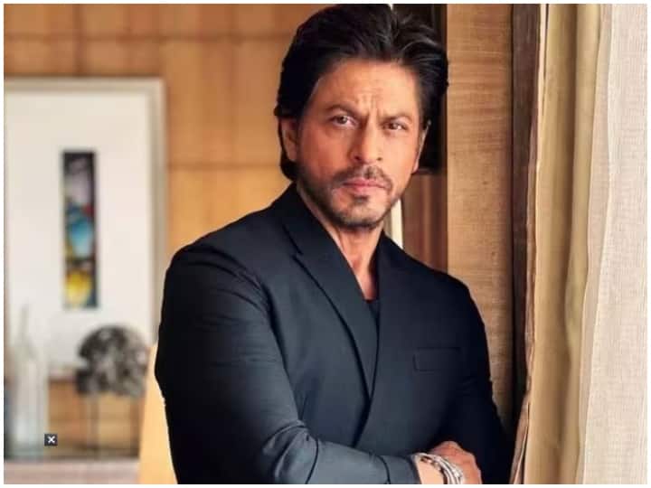 शाहरुख खान की तुलना अक्सर हॉलीवुड स्टार टॉम क्रूज से की जाती है. एक अमेरिकी जर्नलिस्ट ने एक बार किंग खान को भारत का टॉम क्रूज कहा था.