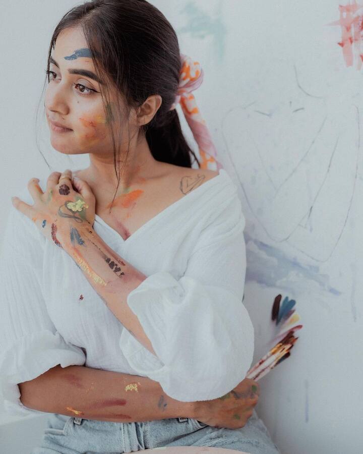 దీప్తి సునయన లేటెస్ట్ ఫోటోస్. Image Credit: Deepthi Sunaina/Instagram