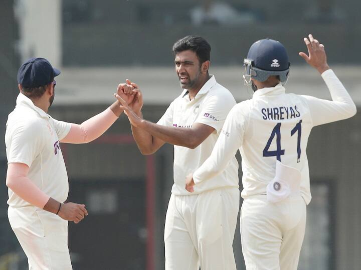 Ashwin Record: भारत के लिए तीसरे सबसे ज्यादा विकेट लेने वाले गेंदबाज बने आर अश्विन, इस दिग्गज गेंदबाज को छोड़ा पीछे R Ashwin Record Most wickets for India in international cricket Overtakes Kapil Dev 3rd Highest Wicket Taker Ashwin Record: भारत के लिए तीसरे सबसे ज्यादा विकेट लेने वाले गेंदबाज बने आर अश्विन, इस दिग्गज गेंदबाज को छोड़ा पीछे