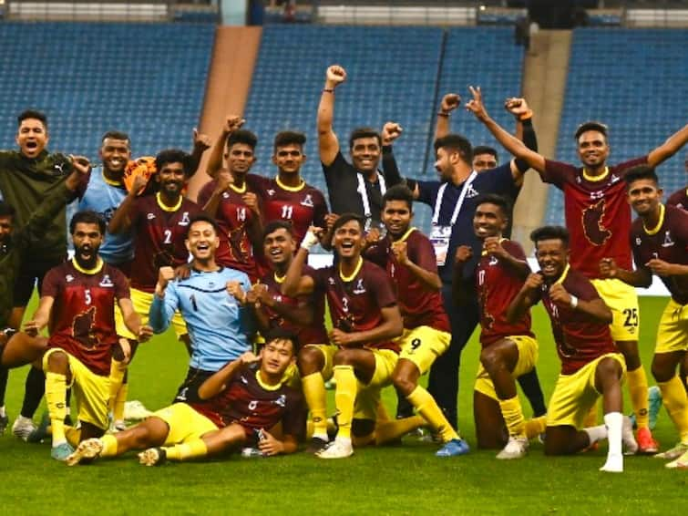 Santosh Trophy: Karnataka make history, beat Services to reach final after five decades Santosh Trophy: Karnataka Make History, Beat Services To Reach Final After Five Decades