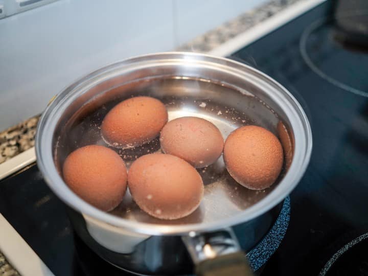How much time does an egg take to boil अंडे को कितने मिनट तक उबालना चाहिए, ये सही तरीका बहुत कम लोग जानते हैं?