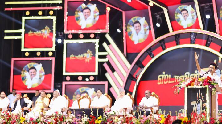 நேற்று நடந்த நிகழ்ச்சியில் எடுக்கப்பட்ட புகைப்படங்களை, முதல்வர் ஸ்டாலின் அவரது ட்விட்டர் பக்கத்தில் பதிவிட்டுள்ளார்.