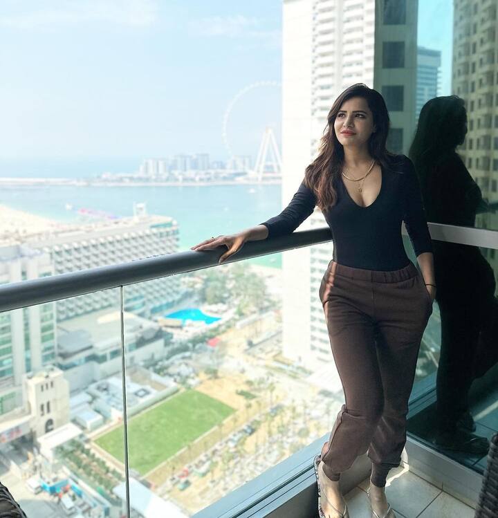 అషూరెడ్డి అందమైన ఫోటోలు -Image Credit: Ashu reddy/Instagram