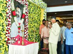 Taraka Ratna Pedda Karma: హైదరాబాద్ లో తారకరత్న పెద్ద కర్మ - హాజరై పుష్పాంజలి ఘటించిన చంద్రబాబు