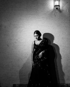 Dhanashree Saree Look: ब्लैक साड़ी में धनश्री का खूबसूरत लुक, आप भी कर सकती हैं इस तरह खुद को तैयार