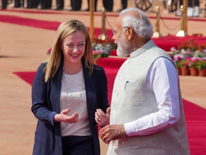 PM Modi is the most loved one of all leaders around the world said Italian PM Giorgia Meloni Giorgia Meloni India Visit: दुनिया भर के नेताओं में पीएम मोदी ‘मोस्‍ट लव्‍ड’, इटली की प्रधानमंत्री जॉर्जिया की बात सुन मुस्‍कुरा दिए Modi