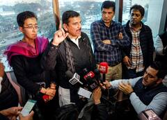 दिल्ली: अब सड़कों पर उतरेगी आम आदमी पार्टी, डोर टू डोर जाकर AAP के नेता करेंगे ये काम