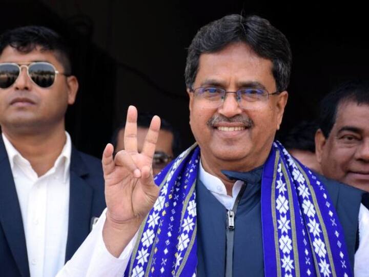 त्रिपुरा में काउंटिंग के बाद आए नतीजों के मुताबिक माणिक साहा ने आशीष कुमार साहा को 1180 वोटों से हराया है.