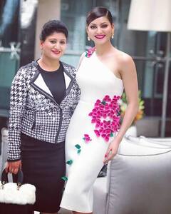 ऐश्वर्या से लेकर सुष्मिता-प्रियंका तक... बला सी खूबसूरत हैं इन हीरोइनों की माएं, सज संवरकर कर देती हैं दिलों को बेहाल