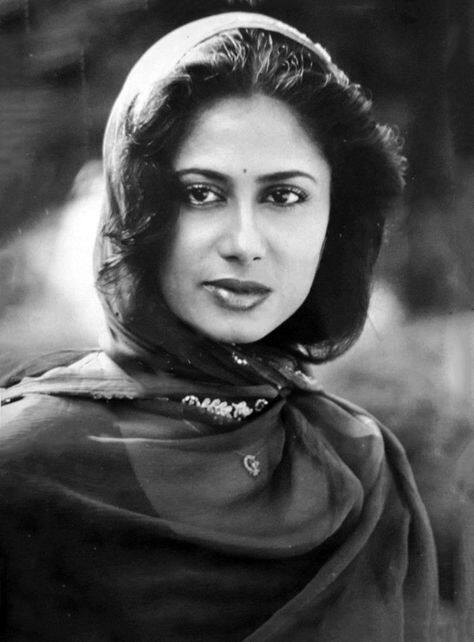 ਅਮਿਤਾਭ ਨਾਲ ਰੋਮਾਂਟਿਕ ਸੀਨ ਕਰਨ 'ਤੇ ਸਮਿਤਾ ਨੂੰ ਅਫਸੋਸ ਹੈ। ਇਸ ਤੋਂ ਬਾਅਦ ਅਦਾਕਾਰਾ ਚੁੱਪ ਰਹਿਣ ਲੱਗੀ। ਜਦੋਂ ਅਮਿਤਾਭ ਨੂੰ ਇਸ ਗੱਲ ਦਾ ਪਤਾ ਲੱਗਾ ਤਾਂ ਉਨ੍ਹਾਂ ਨੇ ਸਮਿਤਾ ਨੂੰ ਸਮਝਾਇਆ ਕਿ ਉਹ ਇਸ ਤਰ੍ਹਾਂ ਪਰੇਸ਼ਾਨ ਨਾ ਹੋਵੇ, ਕਿਉਂਕਿ ਇਹ ਗੀਤ ਅਤੇ ਸਕ੍ਰਿਪਟ ਦੀ ਮੰਗ ਸੀ।