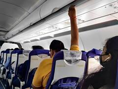 प्लेन में बैठने के बाद भी 'मुंबई लोकल' की नहीं छूटी आदत! वायरल हो रही ये तस्वीर बयां कर रही दास्तान