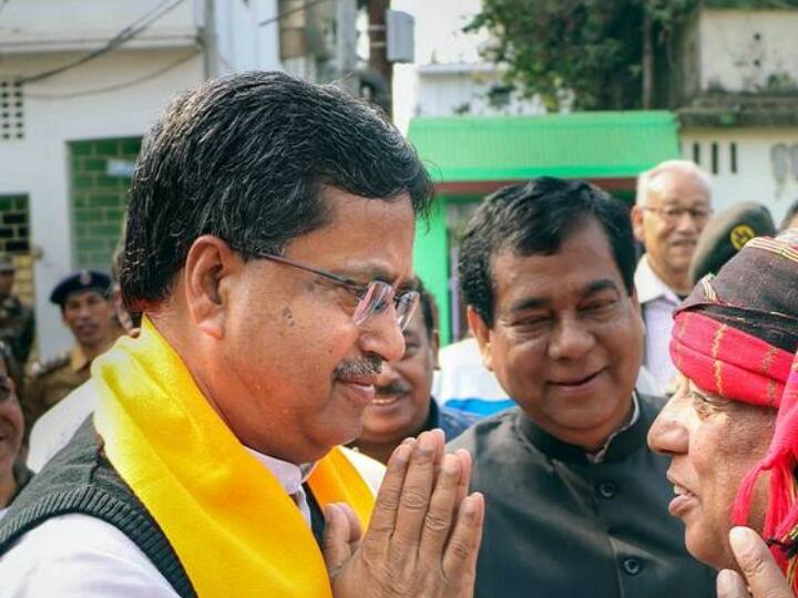 इसके अलावा चुनाव आयोग के अनुसार त्रिपुरा में कुल 28,14,584 मतदाता हैं. जिसमें कुल 13,99,289 लाख महिलाएं हैं और 14,15,233 पुरुष हैं. जो 259 उम्मीदवारों के भाग्य का फैसला करेंगे.