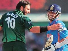 जब मास्टर ब्लास्टर सचिन के बल्ले से शाहिद अफरीदी ने वनडे में मचाया था कोहराम, जड़ा था सबसे तेज शतक