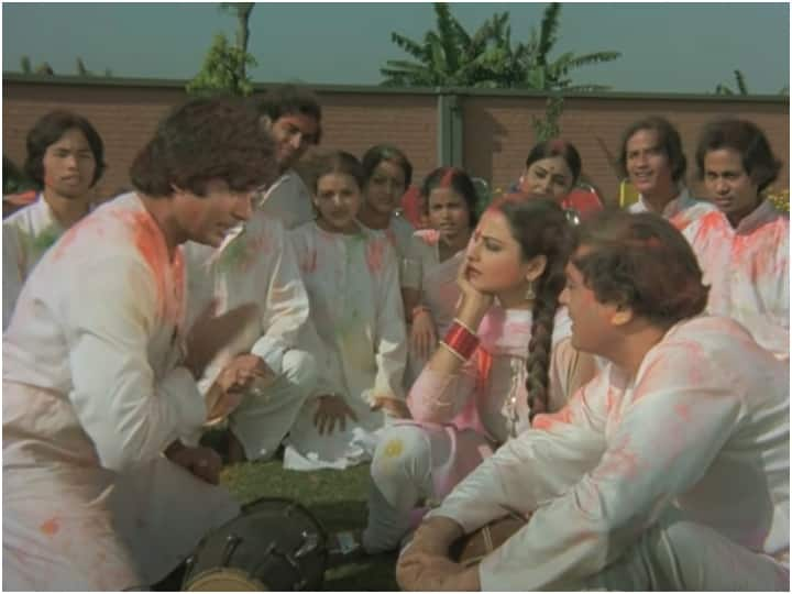 Holi 2023 Silsila Film Amitabh Bachchan Rekha Rang Barse Song Story Know Here Holi 2023: 'रंग बरसे' के बिना त्योहार की मस्ती रहती है अधूरी, क्या आप जानते हैं इस क्लासिक सॉन्ग की कहानी?