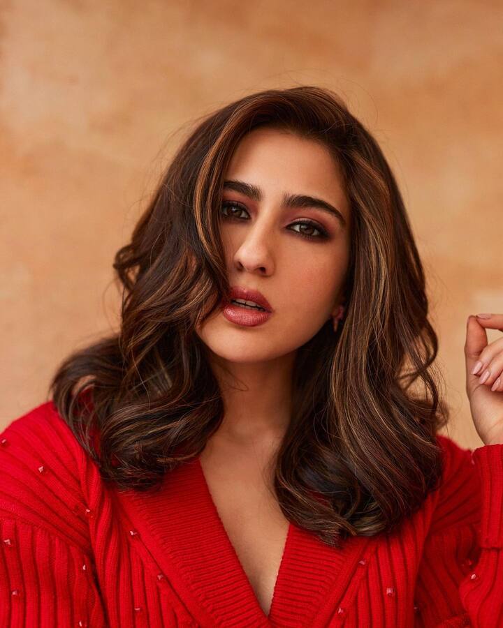 सारा नेहमीच तिचे हॉट फोटो इंस्टाग्रामवर चाहत्यांसाठी शेअर करत असते.